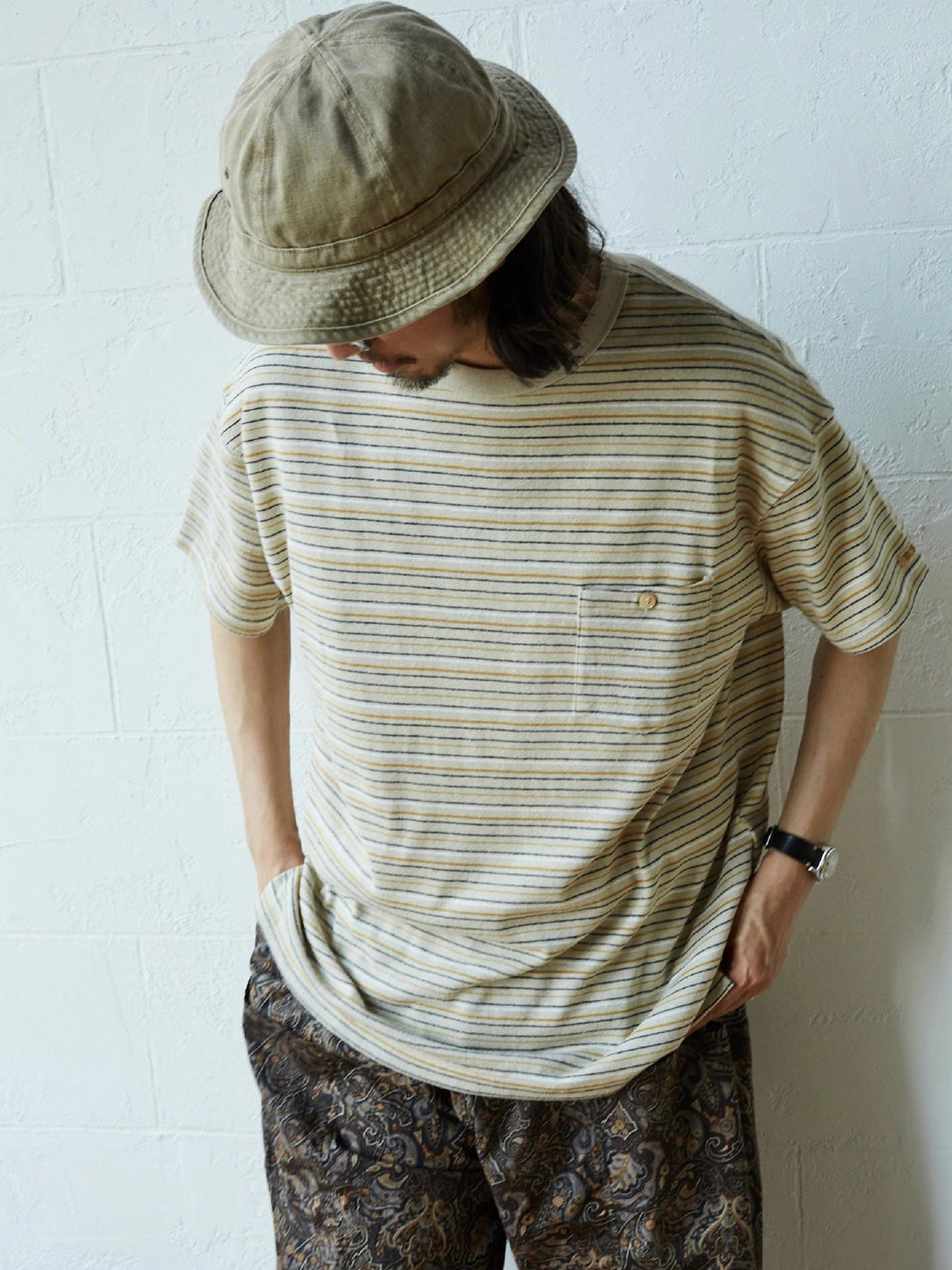 モデル着用Hemp Border Tee リネンオーガニックコットンストライプテクスチャーポケットTシャツのスタイリング例