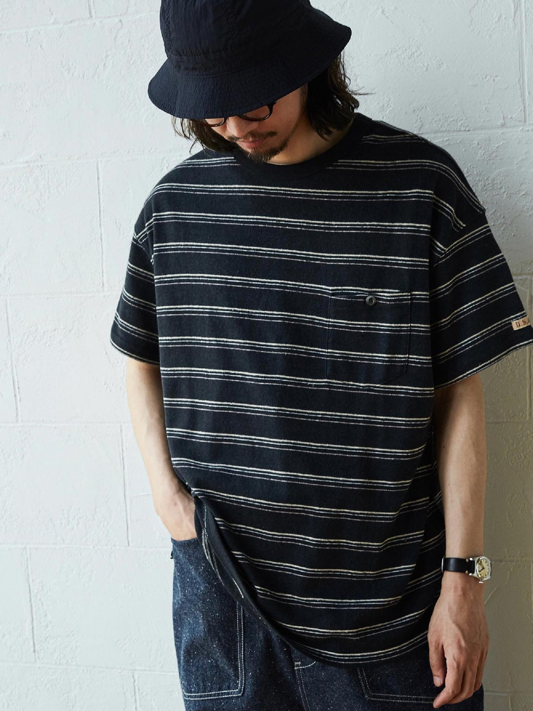 モデル着用Hemp Border Tee リネンオーガニックコットンストライプテクスチャーポケットTシャツのスタイリング例