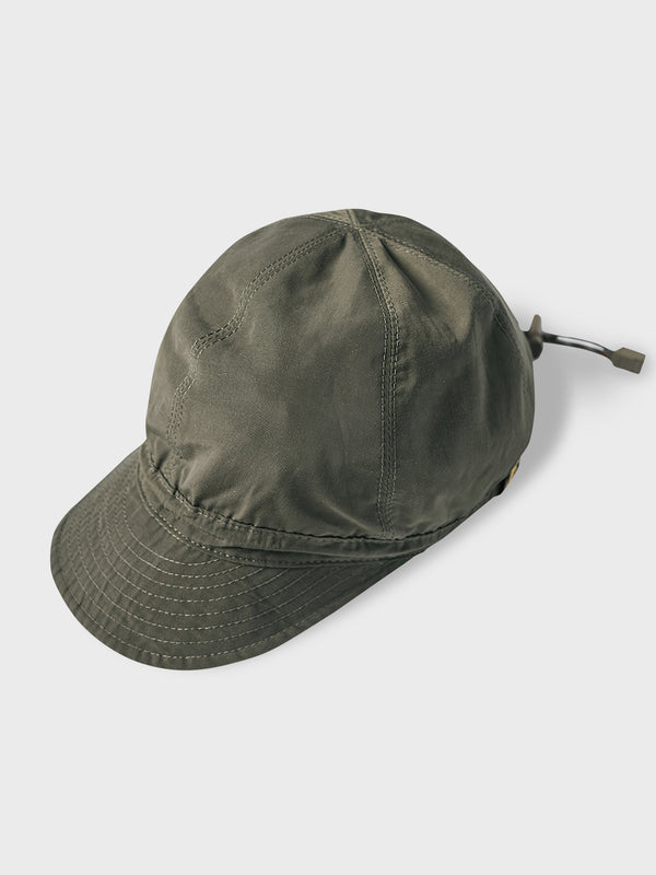 Reversible water-repellent cap