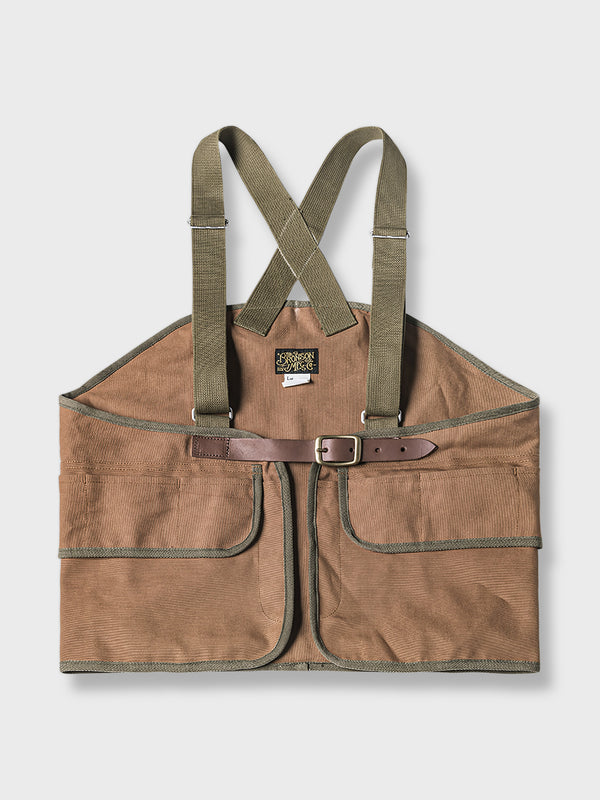 Hunting vest with functional pockets