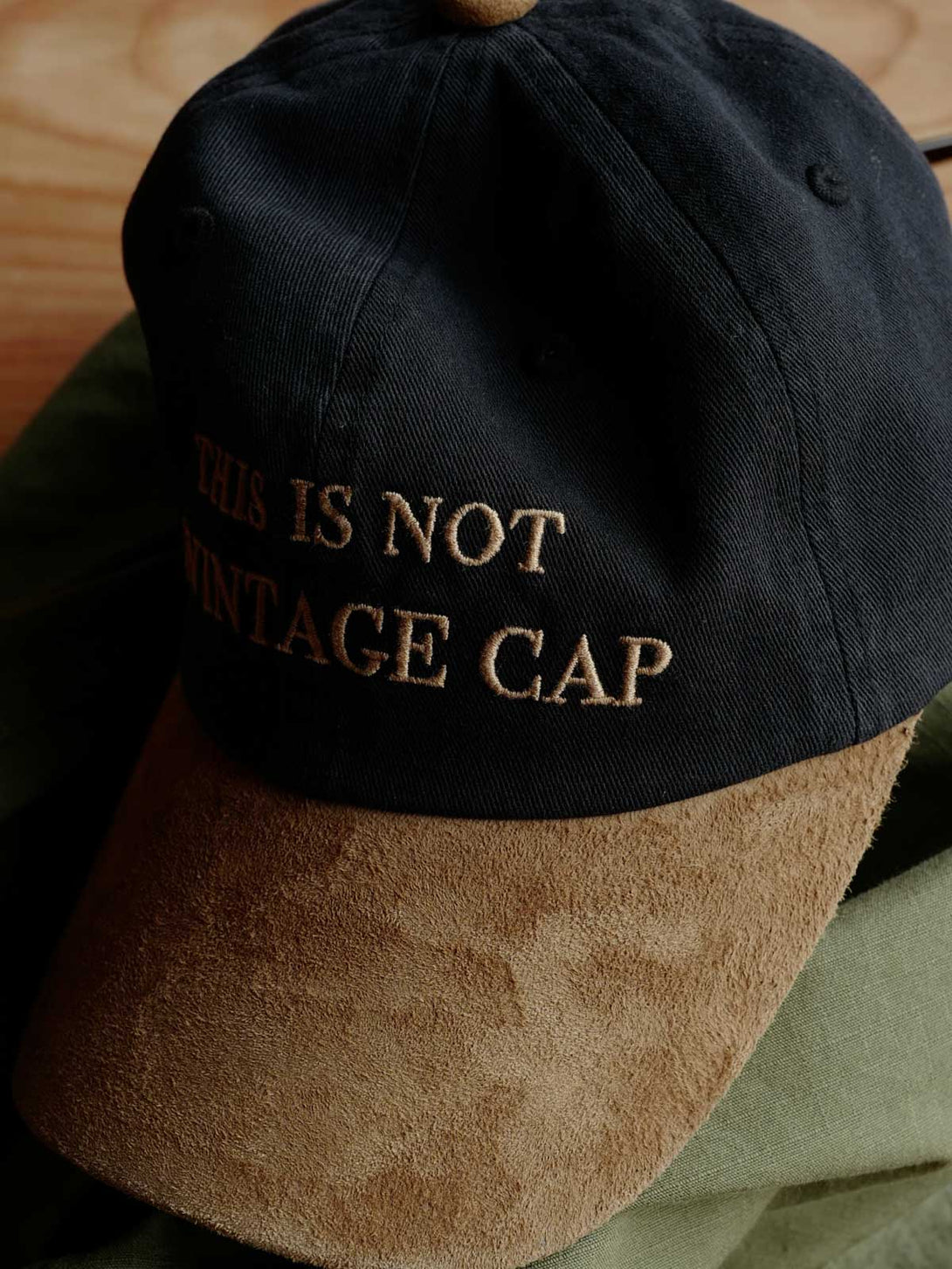 Not Vintage Cap 古着加工スエードブリムベースボールキャップのディテール