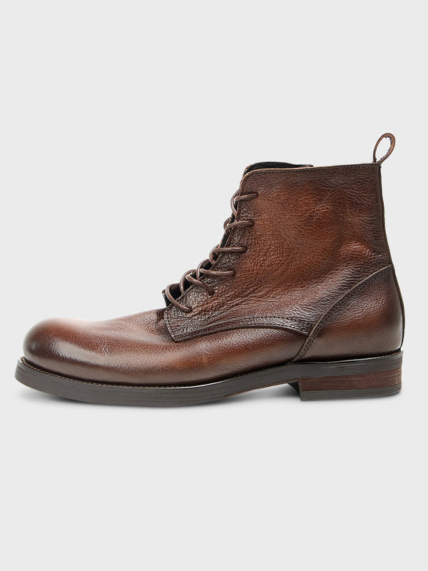 Parata | Handmade aged cowhide boots