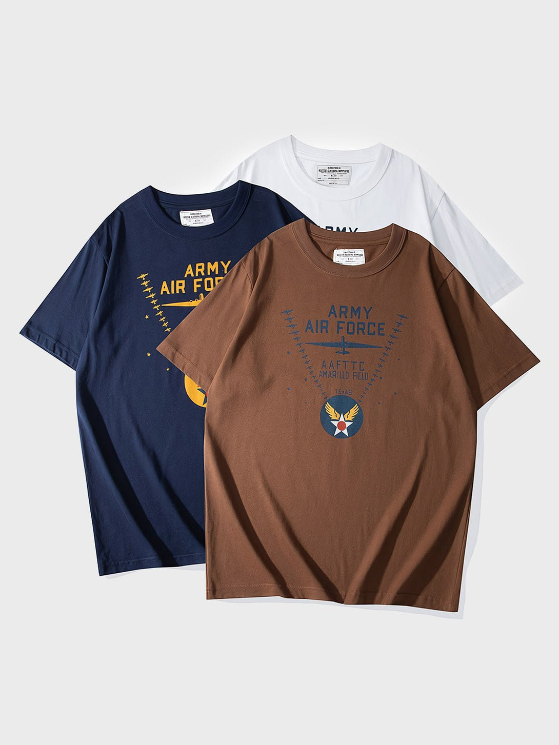 アメリカンレトロ空軍エンブレムプリントTシャツの正面画像