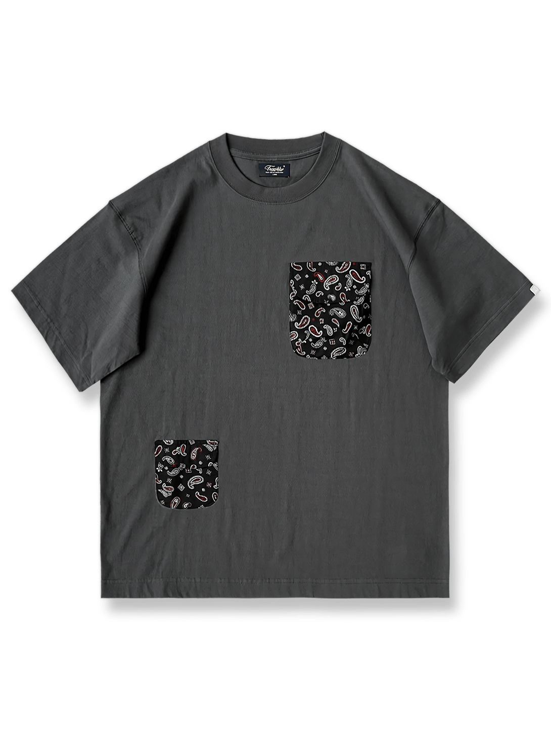 アシンメトリーダブルポケットペイズリープリント半袖Tシャツの全体像