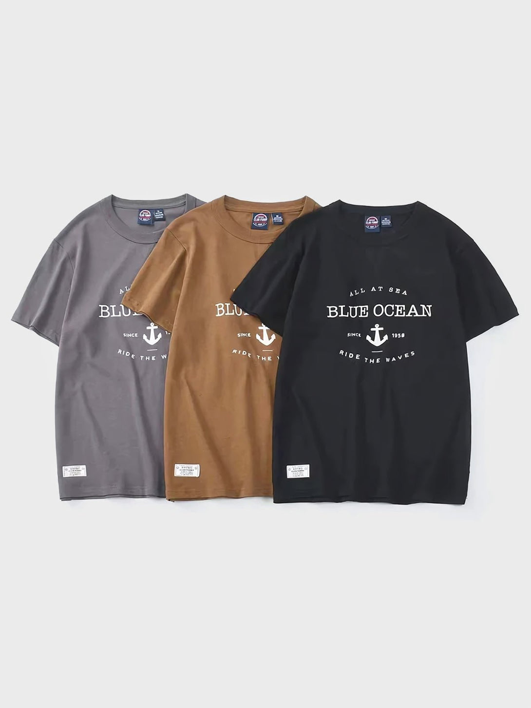 アンカーレタープリント半袖Tシャツ、フロントに「BLUE OCEAN」と船錨デザイン、リラックスフィットの100％純綿素材