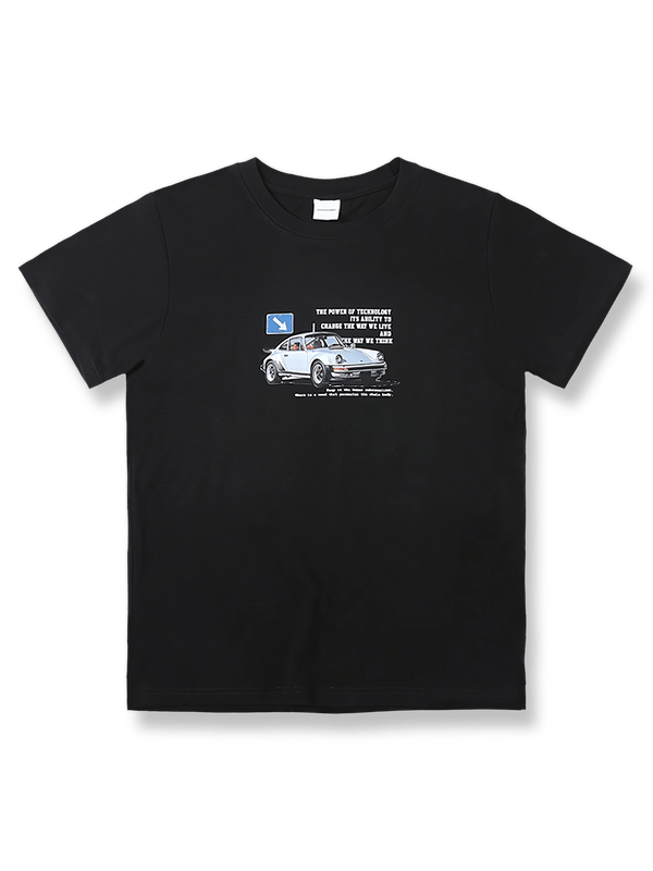  カーグラフィックプリントスリムフィット半袖Tシャツ正面展示